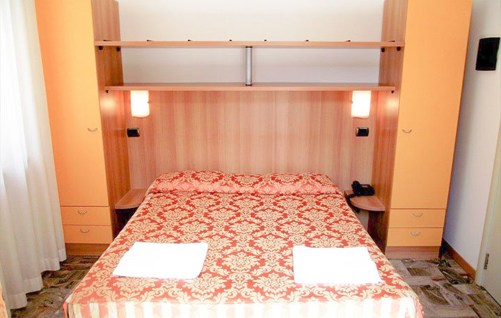 Le camere hotel ester safer pineto teramo About Services