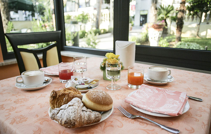 colazione breakfast hotel teramo pineto About Services